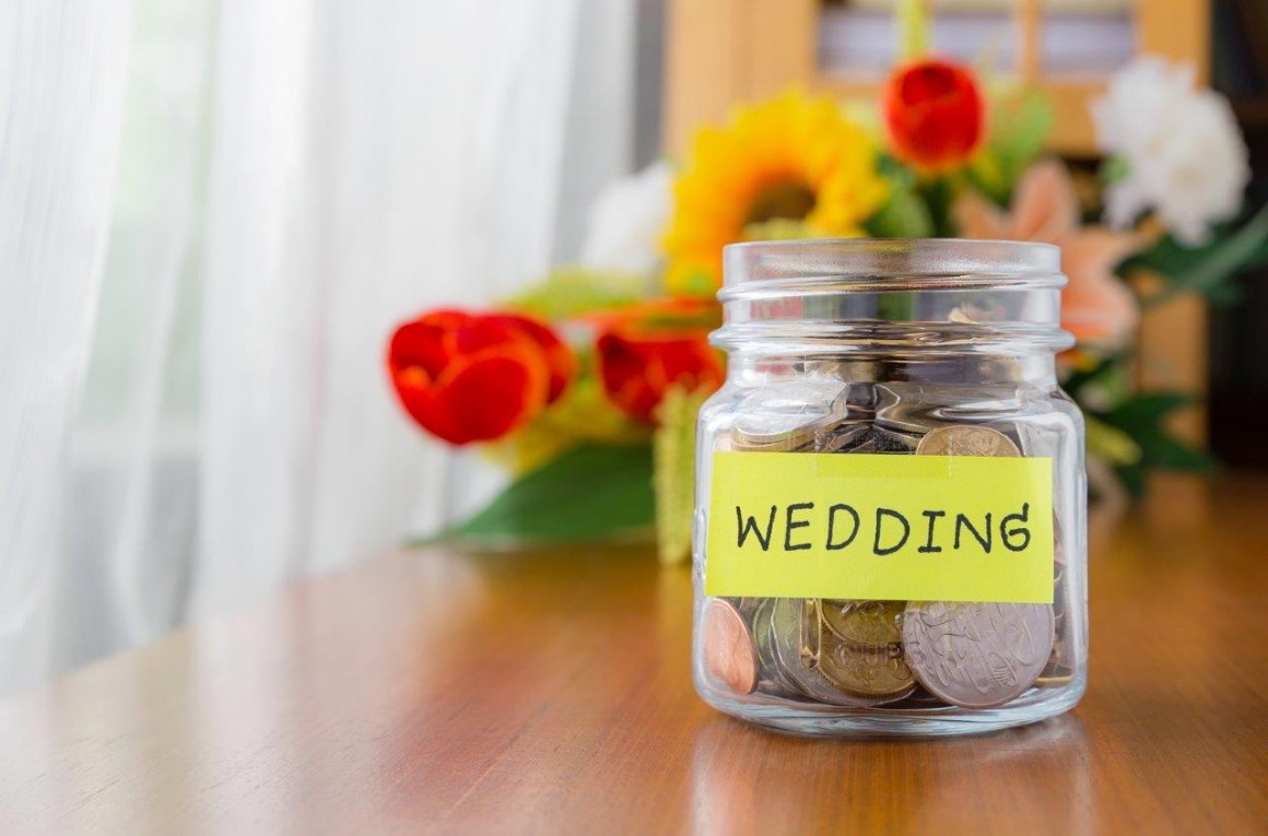 Wedding budget saving tips